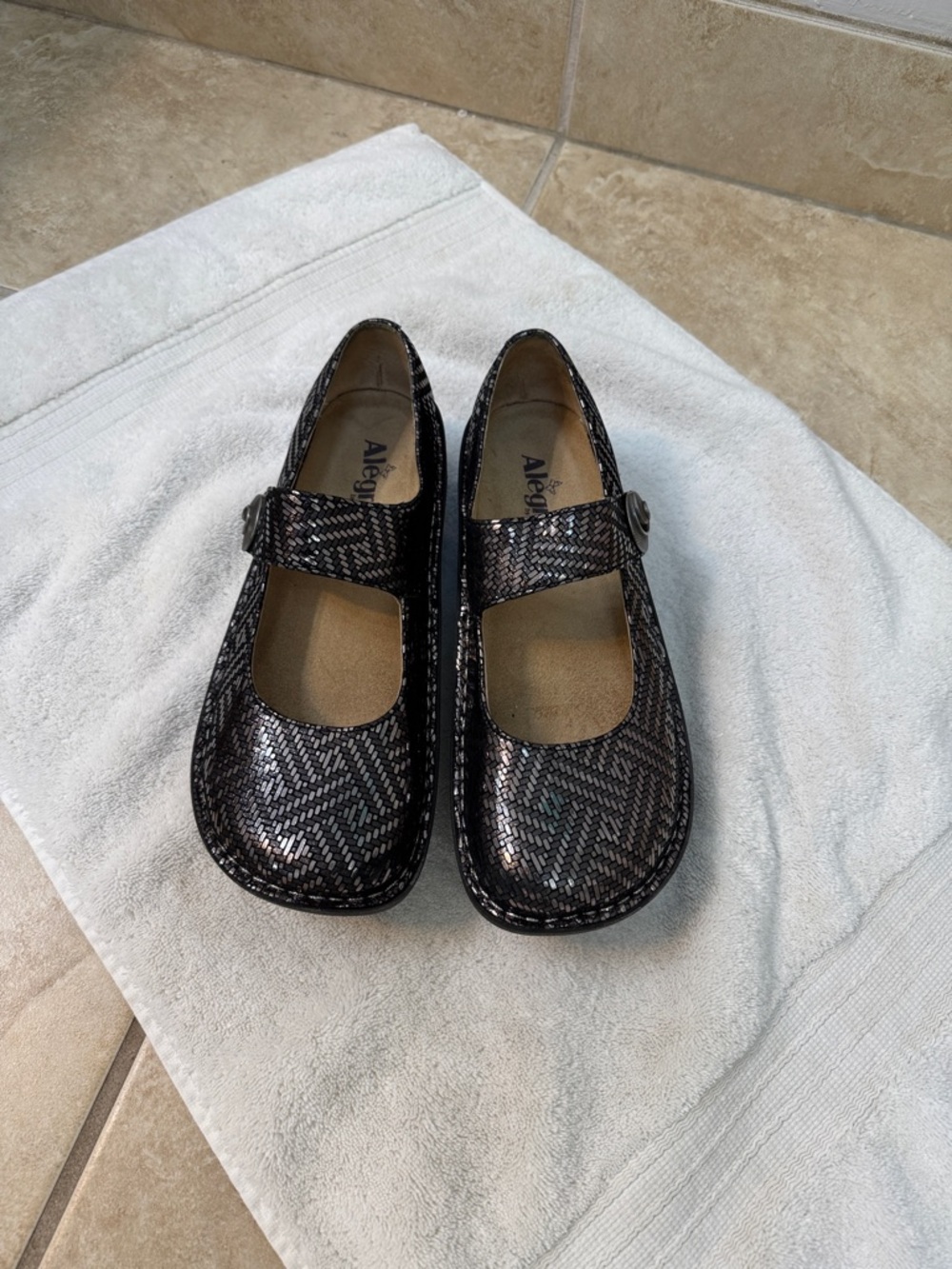 Alegria Metallic Shoes EU 39 / US 8.5 Paloma Mary Janes